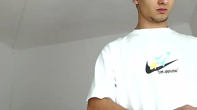 Alex mojica online show from December 2025 06:11:01 AM