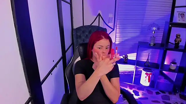 NahomiRichards  online show from October 2025 05:08:01 AM