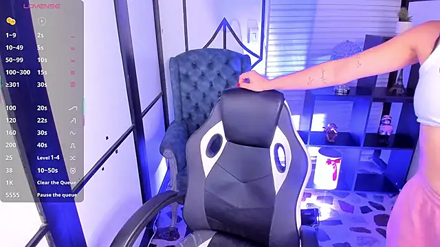 NahomiRichards  online show from November 2025 09:01:01 AM