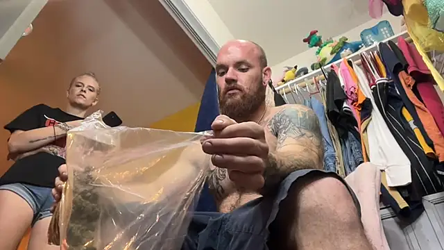 bearcub300 online show from November 2025 05:39:01 AM