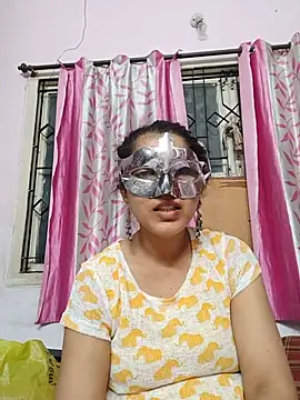 Snapshot of thanusi_2 chatting on June 2026 05:28:02 PM thanusi 2 online show from June 2026 05:28:02 PM