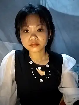 LinhNa999 online show from February 2026 01:35:02 AM