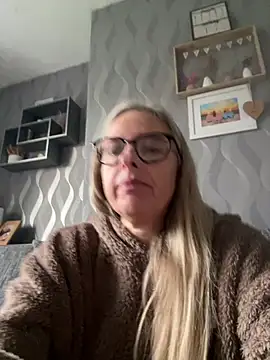 Anastasia-BlondeXX online show from January 2026 10:43:01 AM