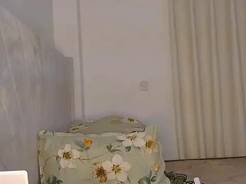 TinaFavourite online show from November 2025 08:11:01 PM