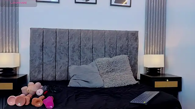 Liam forest  online show from October 2025 04:43:02 AM