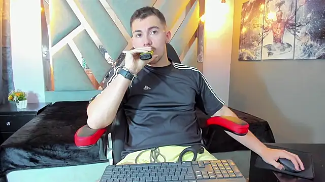 BrunoWalkerr online show from October 2025 12:49:02 PM