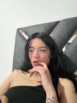 LiaCollings online show from November 2025 01:00:02 PM