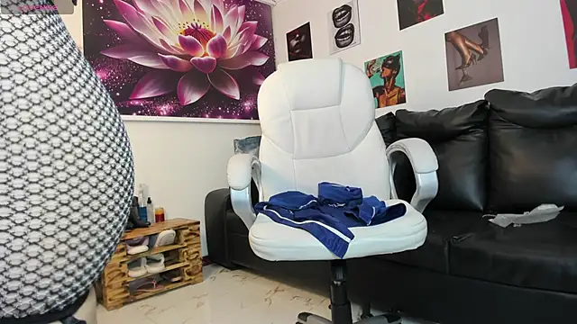 Snapshot of lycoris_19 chatting on October 2025 08:30:02 PM lycoris 19 online show from October 2025 08:30:02 PM