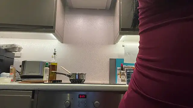 Snapshot of CelineLuxe chatting on September 2025 04:44:02 PM CelineLuxe online show from September 2025 04:44:02 PM