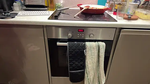 Snapshot of CelineLuxe chatting on October 2025 07:04:02 PM CelineLuxe online show from October 2025 07:04:02 PM