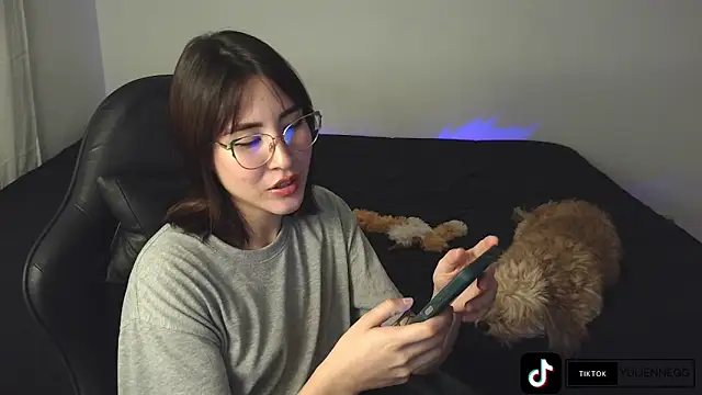 Yulienneg online show from October 2025 11:25:02 PM