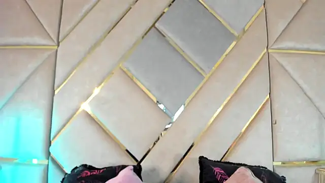 Angellit Afrodita  online show from April 2026 09:40:02 AM