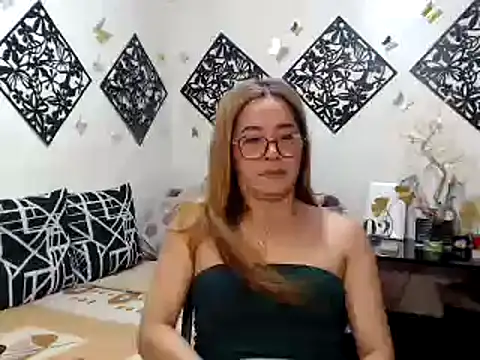 Snapshot of TheMISTRESSx69 chatting on June 2026 11:08:02 PM TheMISTRESSx69 online show from June 2026 11:08:02 PM