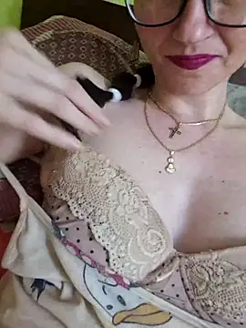 Linda Hot13 online show from October 2025 06:39:01 PM