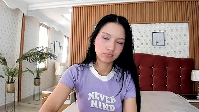 Sophie Calloway online show from April 2026 07:07:02 PM