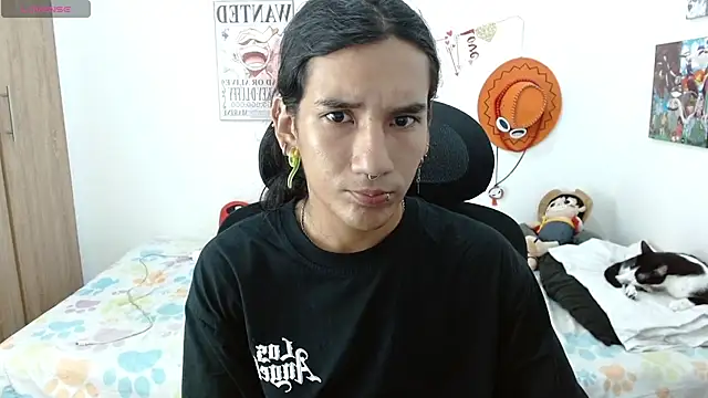 Snapshot of Max0n_ chatting on November 2025 01:50:02 AM Max0n online show from November 2025 01:50:02 AM