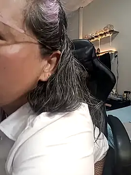 SolVegaNaciente online show from February 2026 02:40:02 AM