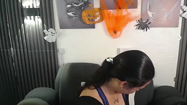 Mia garcia28 online show from October 2025 07:52:01 PM