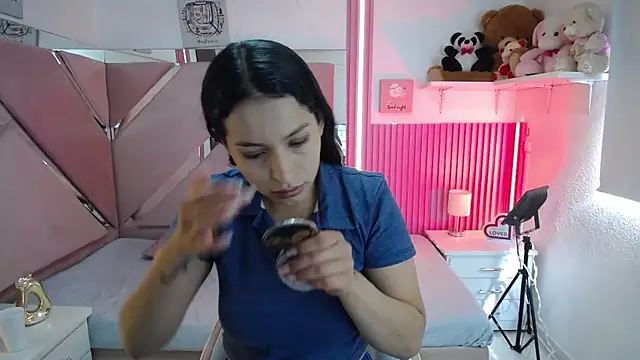 Snapshot of Mia_garcia28 chatting on May 2026 01:28:02 PM Mia garcia28 online show from May 2026 01:28:02 PM