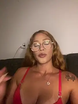 ruivinha2006 online show from April 2026 01:16:02 AM