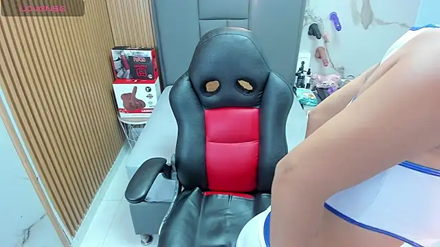 Isisleroy1 online show from March 2026 02:39:02 AM