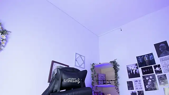 Lana Herondale online show from October 2025 09:02:01 PM