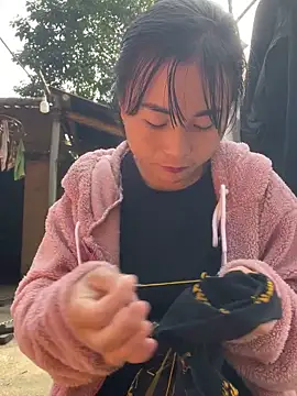 Sunyinn online show from December 2025 03:02:01 AM