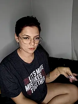 LadyNora online show from April 2026 08:07:02 PM