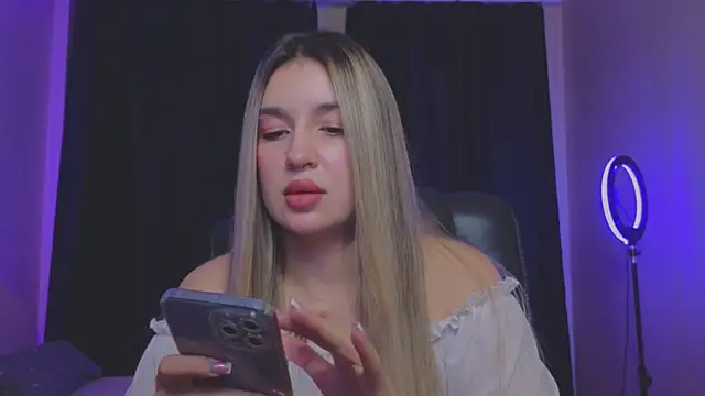 RoxyChill online show from October 2025 09:28:02 PM