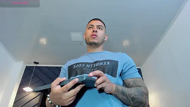 marco garciia  online show from October 2025 11:28:02 PM