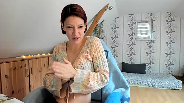 Snapshot of Axunamun chatting on October 2025 07:28:01 AM Axunamun online show from October 2025 07:28:01 AM