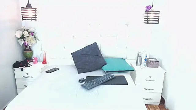 Atley Dolly online show from September 2025 09:58:01 PM