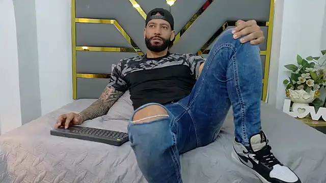 yorbymaxx online show from October 2025 02:06:02 PM