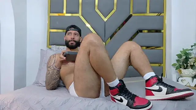 yorbymaxx online show from October 2025 02:18:02 PM