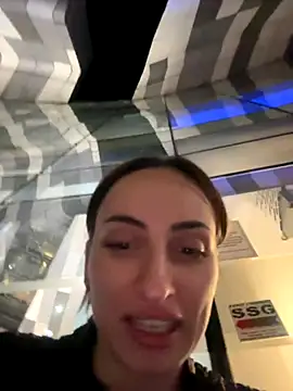 Snapshot of AuraPure chatting on October 2025 04:58:01 PM AuraPure online show from October 2025 04:58:01 PM