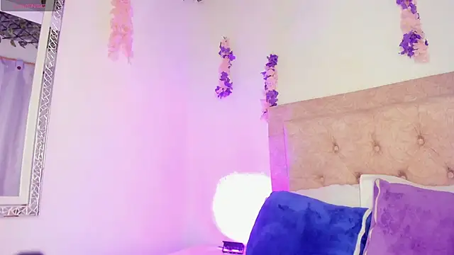 Snapshot of kendra_smiitch chatting on October 2025 04:31:02 AM kendra smiitch online show from October 2025 04:31:02 AM