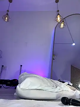 hade rosse online show from November 2025 01:04:02 AM