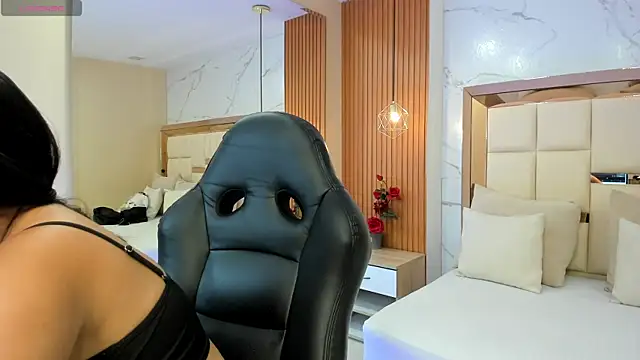 julieta rosee online show from December 2025 09:53:02 PM