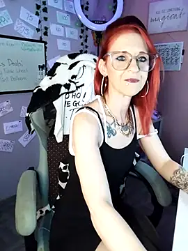 Purple2StayThnxx online show from November 2025 10:56:01 PM