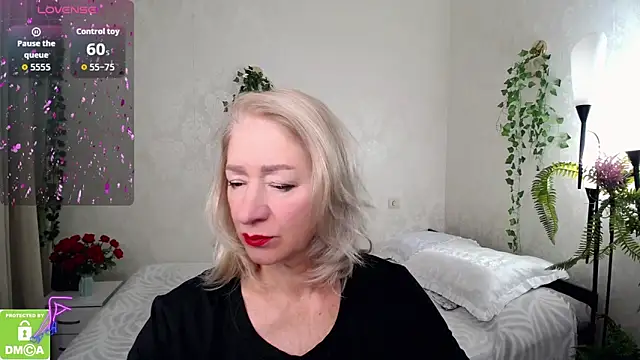 hunters woman online show from September 2025 12:10:01 PM