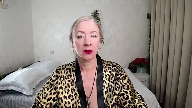 hunters woman online show from February 2026 10:47:02 PM