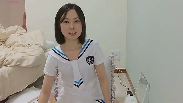 Snapshot of tsumugi_0721 chatting on October 2025 08:48:01 AM tsumugi 0721 online show from October 2025 08:48:01 AM