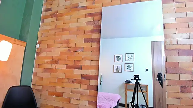 milavega  online show from October 2025 12:41:02 PM