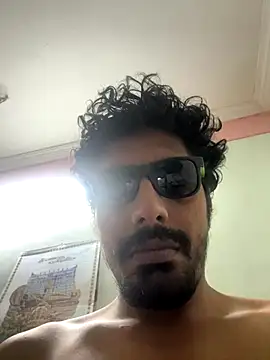 arjuned02 online show from November 2025 06:37:02 PM