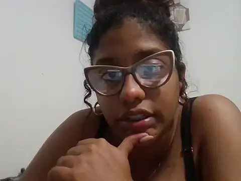 Snapshot of MeliBoobs chatting on September 2025 05:07:01 AM MeliBoobs online show from September 2025 05:07:01 AM