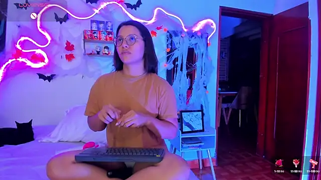 Snapshot of Dilan_and_Mia chatting on October 2025 08:14:01 AM Dilan and Mia online show from October 2025 08:14:01 AM