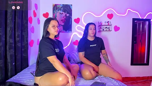 Dilan and Mia online show from March 2026 12:00:01 PM