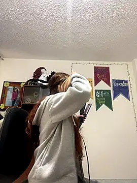 Sallem Pink online show from October 2025 05:04:02 PM