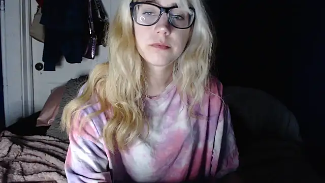 Snapshot of RubySmoke chatting on September 2025 09:08:02 AM RubySmoke online show from September 2025 09:08:02 AM