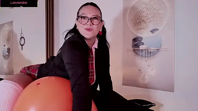 karla valk1 online show from October 2025 11:55:02 AM